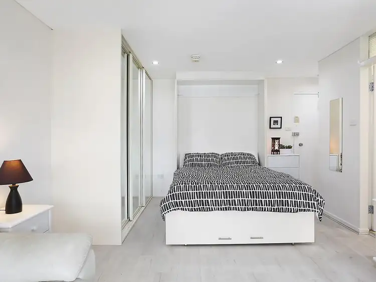 Fourth view of Homely studio listing, 22/2 East Crescent Street, Mcmahons Point NSW 2060