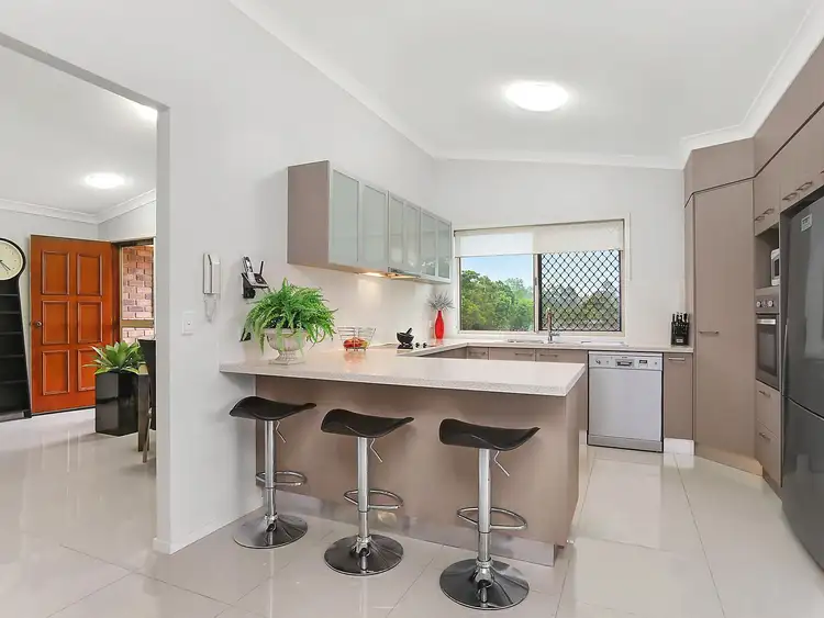 26 Eversholt Street, Belmont QLD 4153