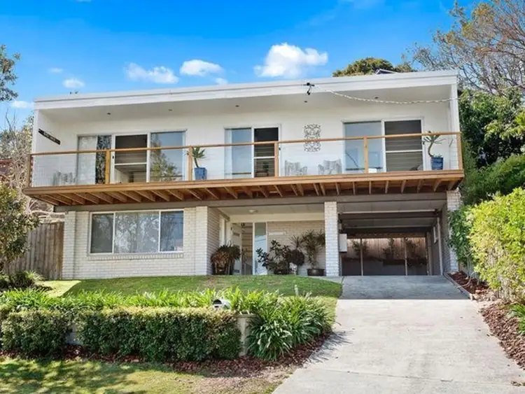 17 Spoon Bay Road, Forresters Beach NSW 2260