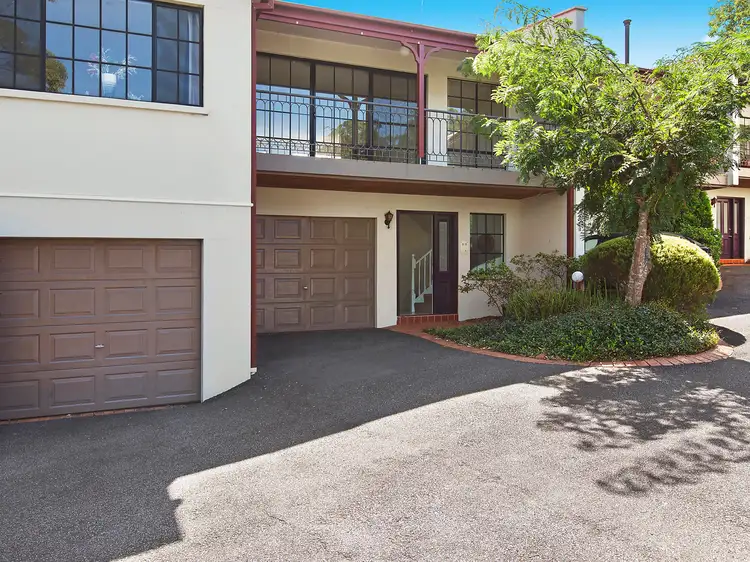 2/4 Broadview Avenue, Gosford NSW 2250