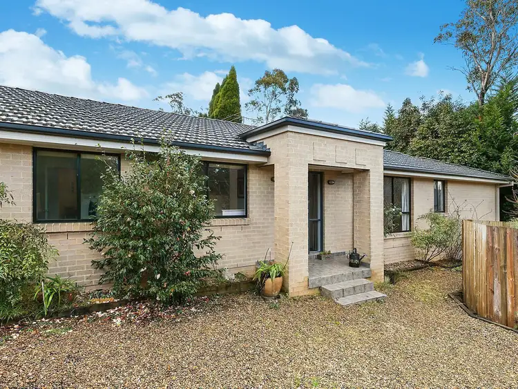 15 Beatty Road, Wentworth Falls NSW 2782