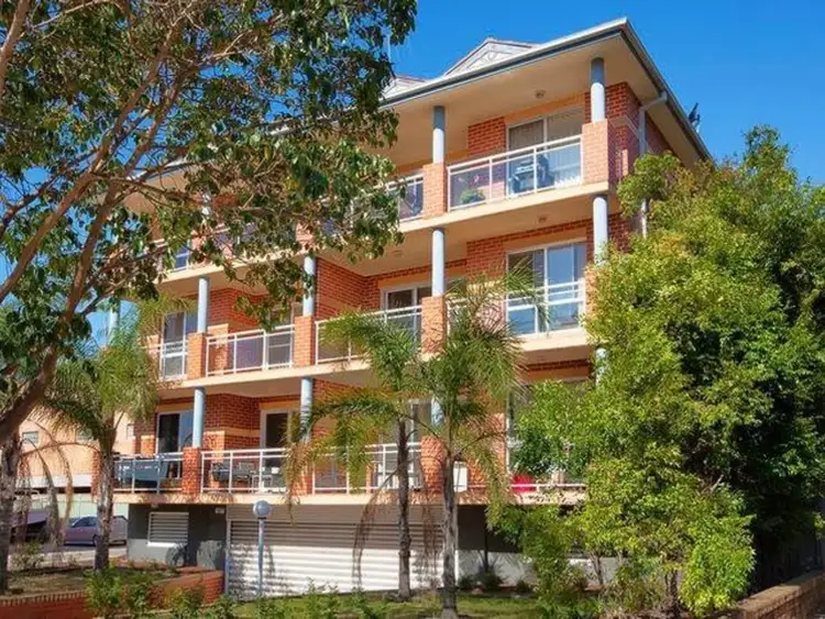 Main view of Homely apartment listing, 3/2 Queens Road, Brighton-le-sands NSW 2216