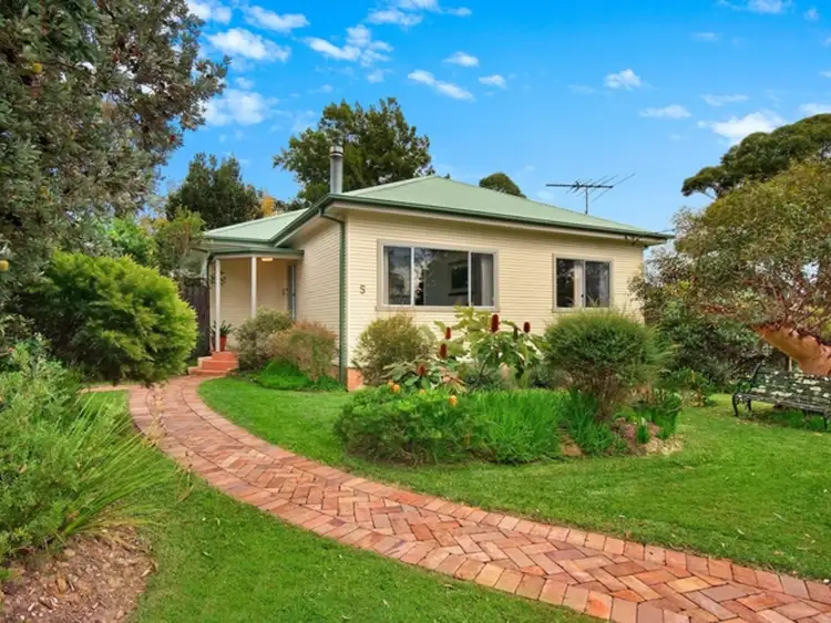 5 Ulolo Avenue, Hornsby Heights NSW 2077