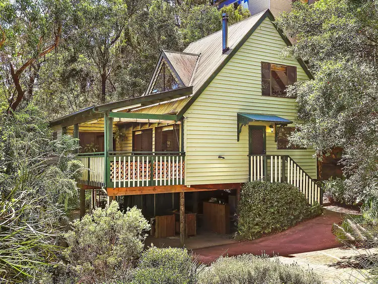 16 Summerhaze Place, Hornsby Heights NSW 2077