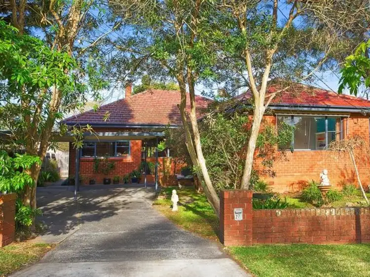 27 Sydney Road, Hornsby Heights NSW 2077