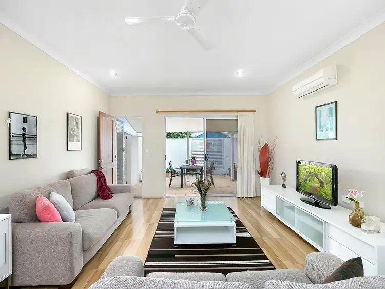 17/2 Grand Parade, Parrearra QLD 4575