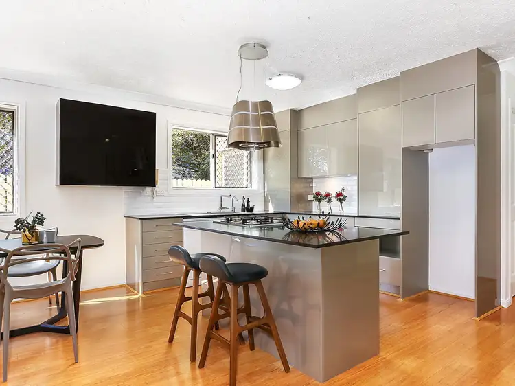 Main view of Homely apartment listing, 1/50 Dutton Street, Hawthorne QLD 4171