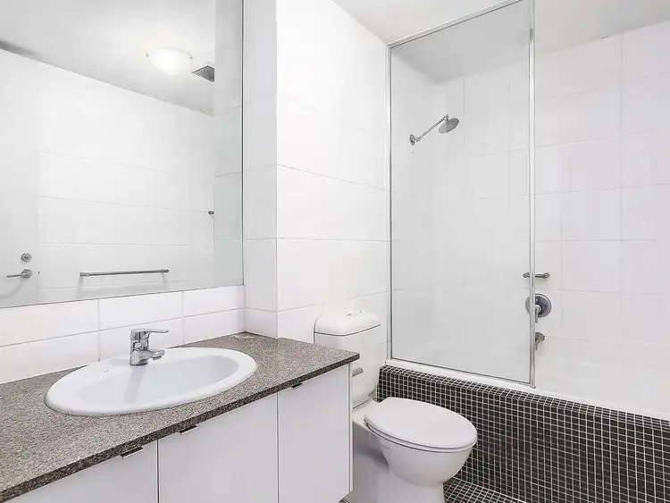 Sixth view of Homely apartment listing, 1/2A The Avenue, Windsor VIC 3181