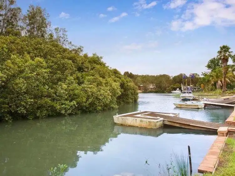 612 Henry Lawson Drive, East Hills NSW 2213