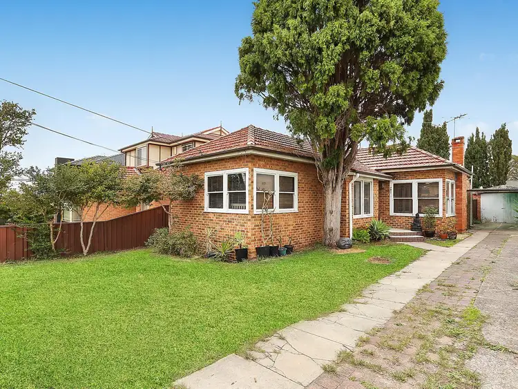 39 Evelyn Street North, Sylvania NSW 2224