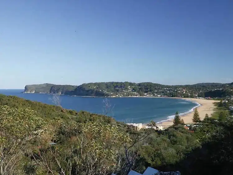 76 Tramway Road, North Avoca NSW 2260