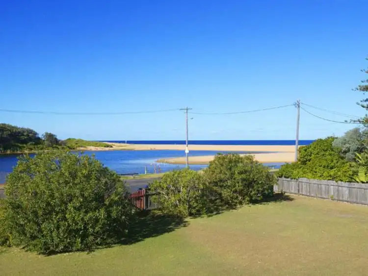 Second view of Homely house listing, 7 Remembrance Drive, Wamberal NSW 2260