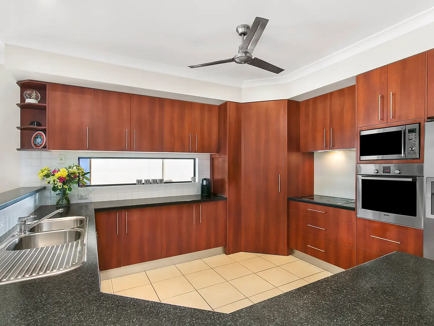 Main view of Homely house listing, 8 Ravensbourne Close, Parkinson QLD 4115
