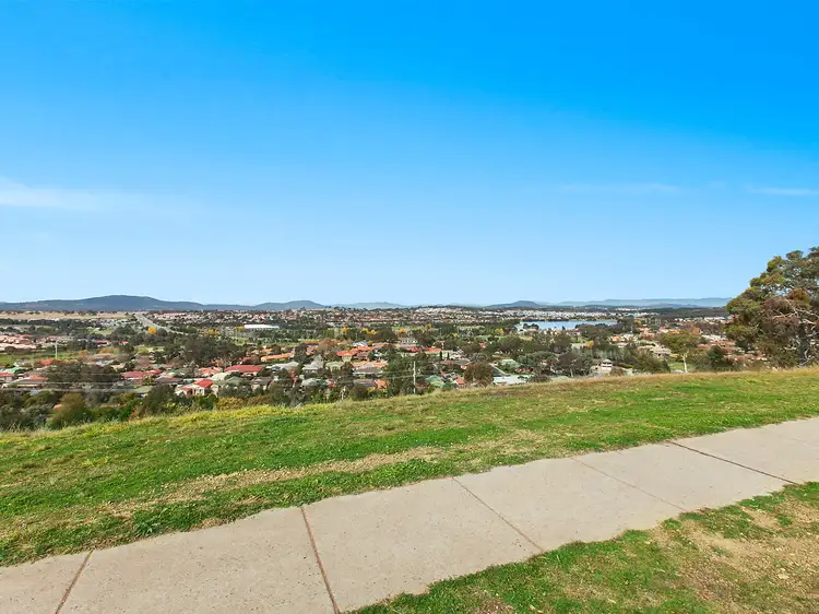 25 Hughes Crescent, Ngunnawal ACT 2913