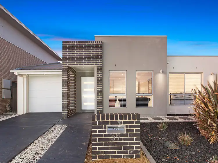 37 Helen Leonard Crescent, Forde ACT 2914