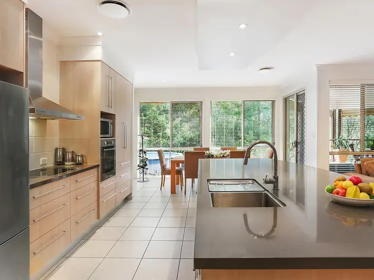 7 Dew Close, Springfield Lakes QLD 4300