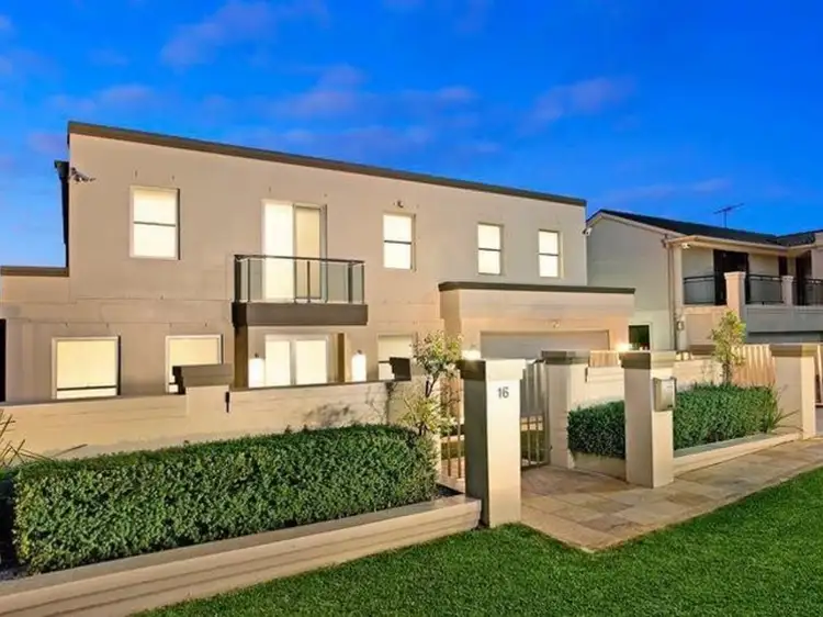 16 Queens Road, Connells Point NSW 2221