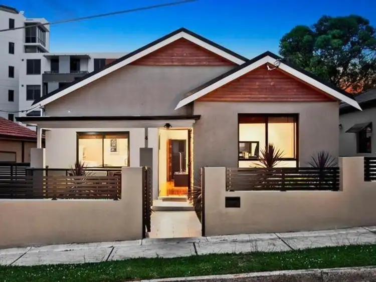 4 Knoll Avenue, Turrella NSW 2205