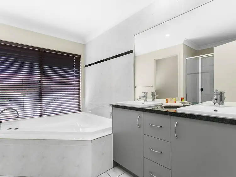 Sixth view of Homely house listing, 8 Aqua Court, Wakerley QLD 4154