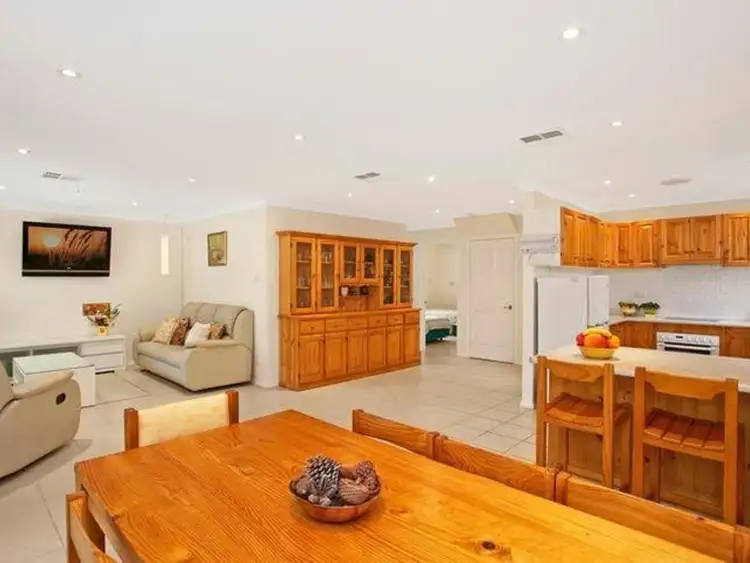 42 Camellia Circle, Woy Woy NSW 2256