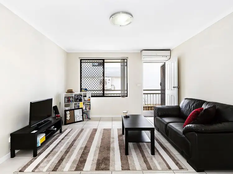 Third view of Homely apartment listing, 4/500 Wynnum Road, Morningside QLD 4170