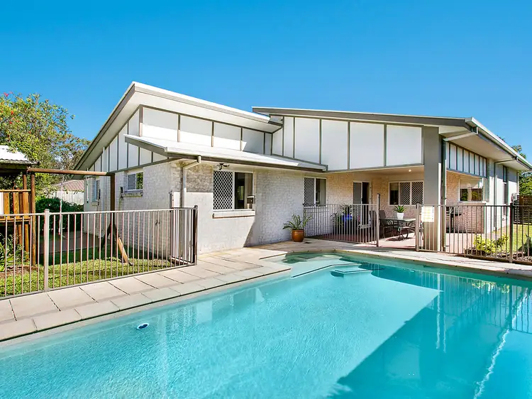 15 Uhlmann Street, Wakerley QLD 4154