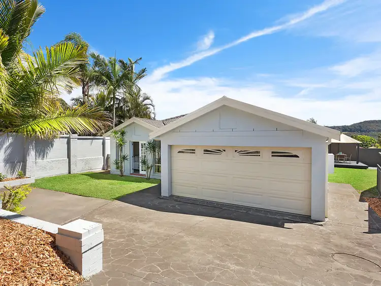 1A Maas Parade, Forresters Beach NSW 2260