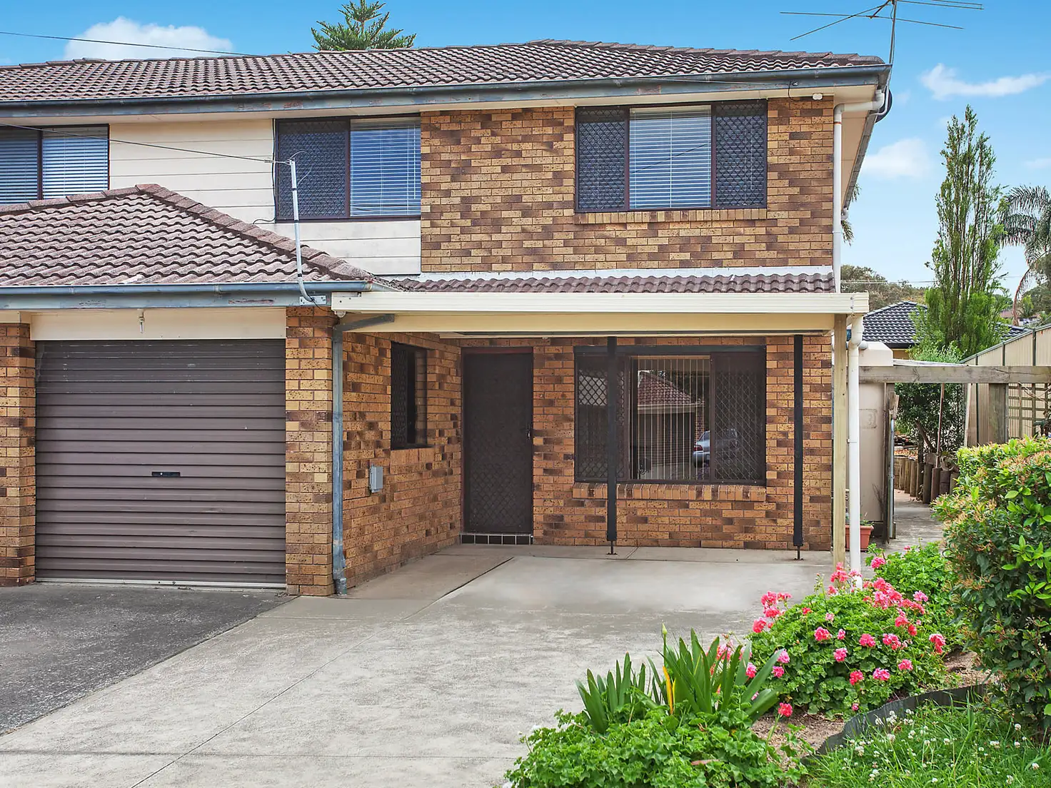 Main view of Homely townhouse listing, 2/17 Adrian Close, Bateau Bay NSW 2261
