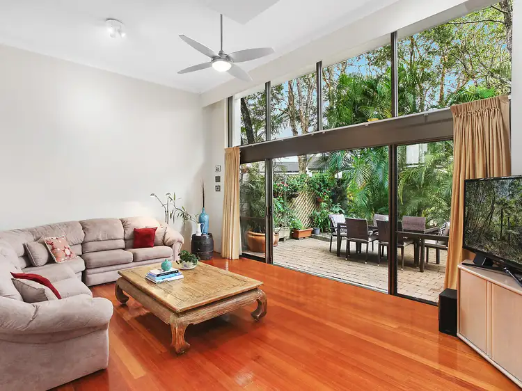 22/7 Campbell Street, Bundall QLD 4217