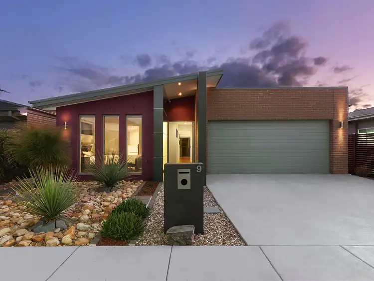 9 Ridding Street, Forde ACT 2914