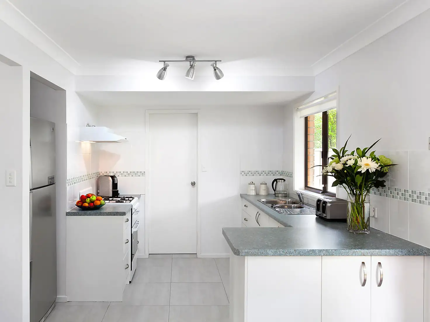 Main view of Homely townhouse listing, 2/22 Rotherham Street, Bateau Bay NSW 2261