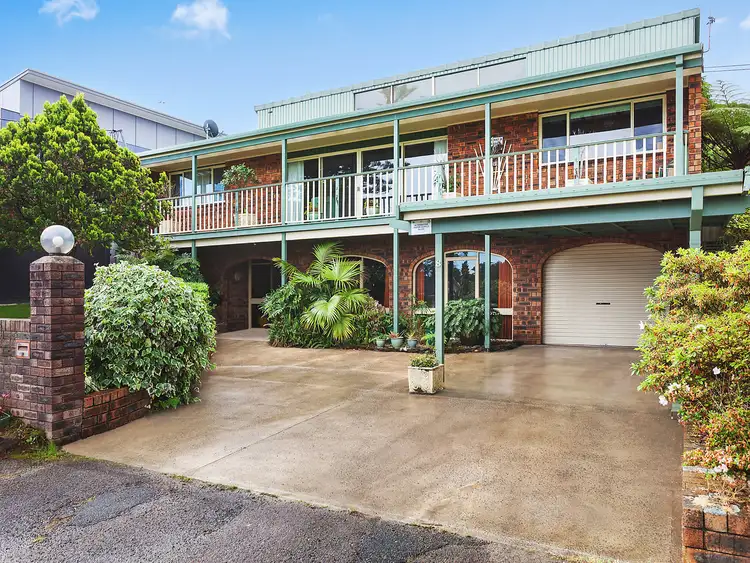 8 Blue Bell Drive, Wamberal NSW 2260