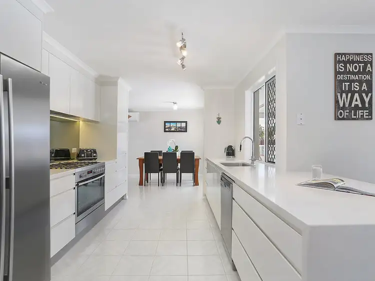 16 Comet Drive, Sunrise Beach QLD 4567