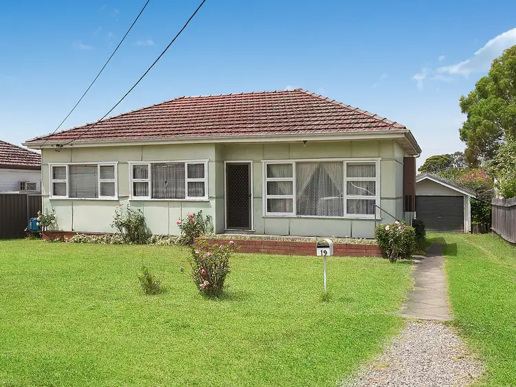 19 Nichols Avenue, Revesby NSW 2212