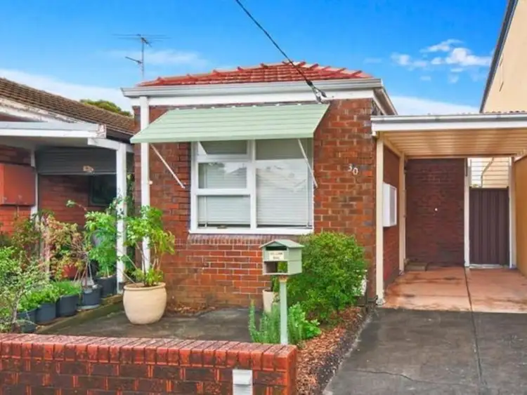 30 Universal Street, Eastlakes NSW 2018