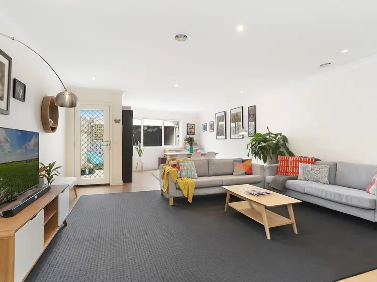6/92 Ballarat Road, Maidstone VIC 3012