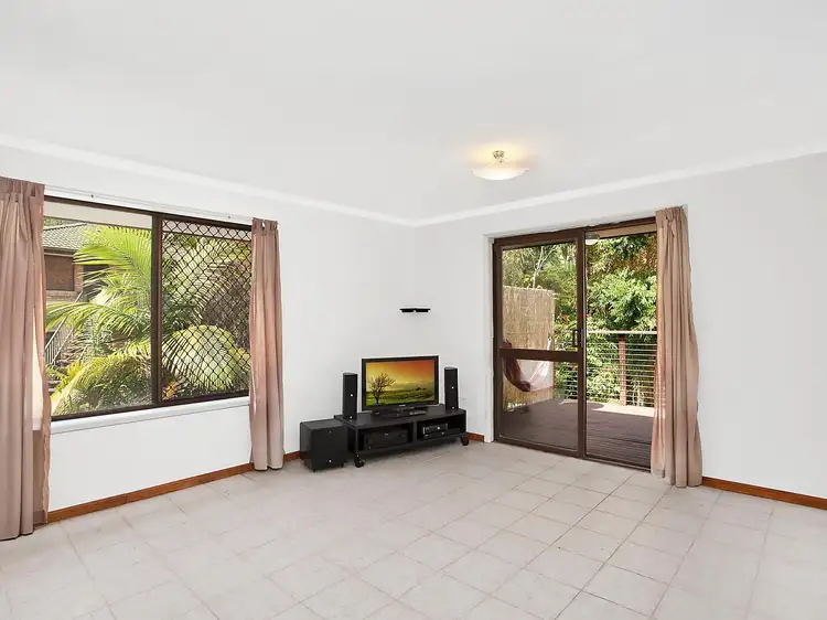 Second view of Homely unit listing, 2/11 Daisy Street, Elanora QLD 4221