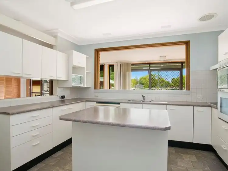Second view of Homely house listing, 5 Lynn Place, Speers Point NSW 2284