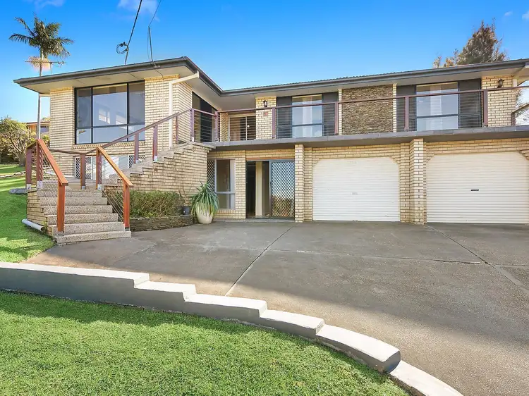 13 Hillview Crescent