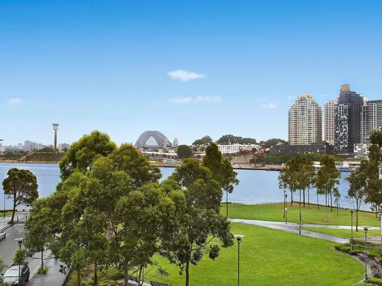 142/3 Darling Island Road