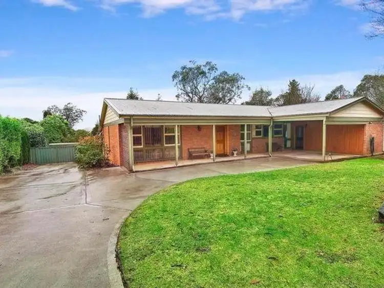 39 Flora Street, Wentworth Falls NSW 2782