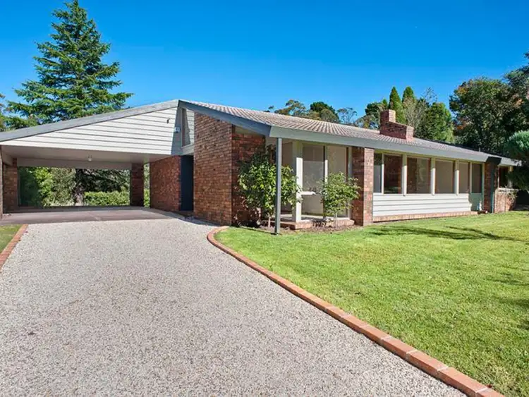 140 Blaxland Road, Wentworth Falls NSW 2782