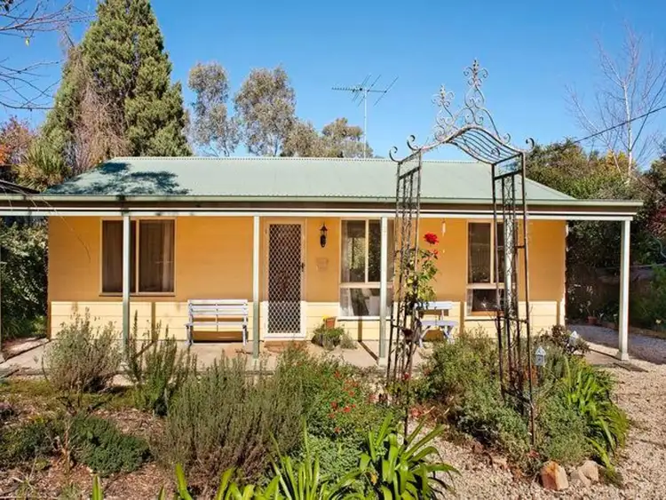 18 Cook Road, Wentworth Falls NSW 2782