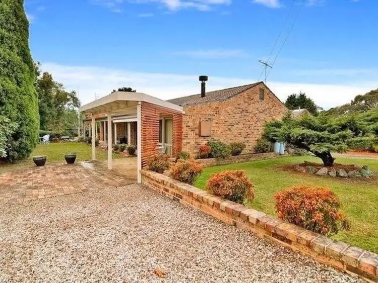 11 Chester Road, Wentworth Falls NSW 2782