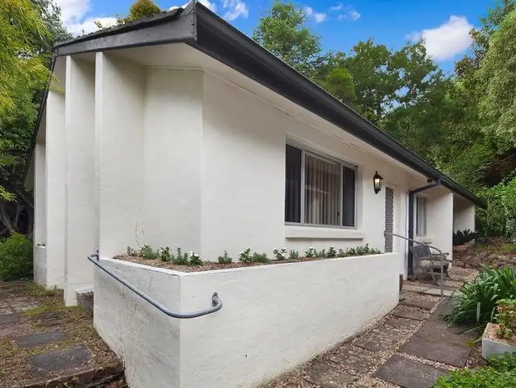 18 Allen Crescent, Wentworth Falls NSW 2782