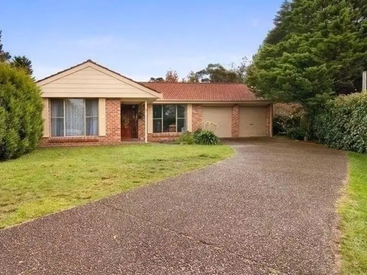 8 Evergreen Circle, Wentworth Falls NSW 2782