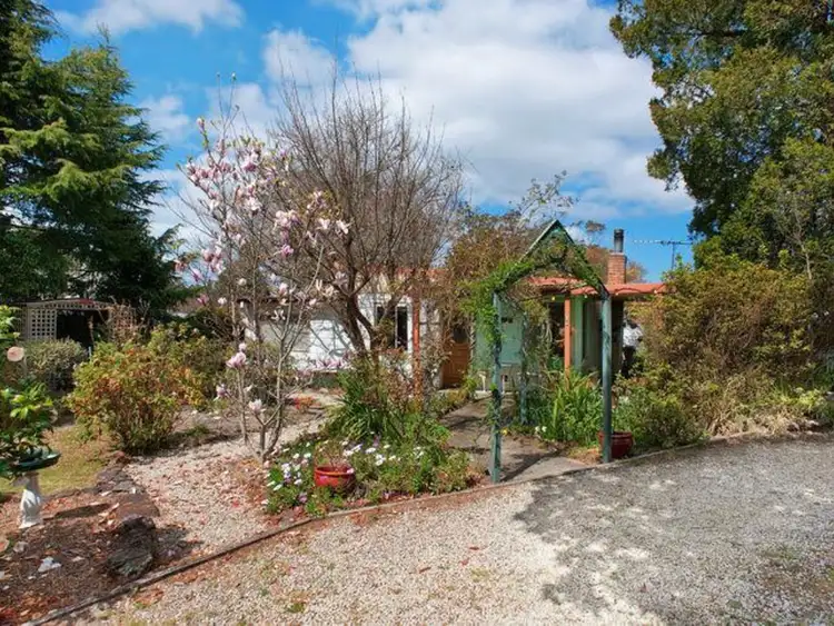 4 Nelson Avenue, Wentworth Falls NSW 2782