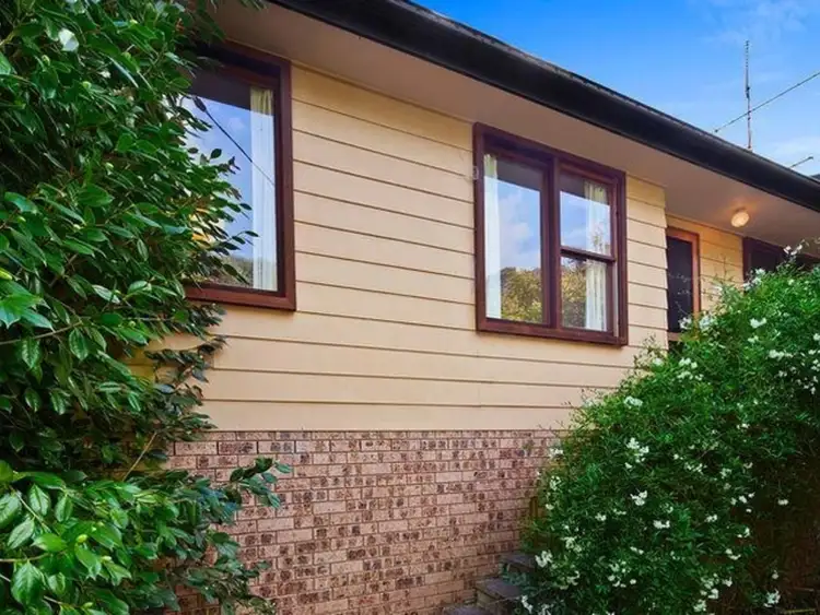 10 Central Street, Wentworth Falls NSW 2782