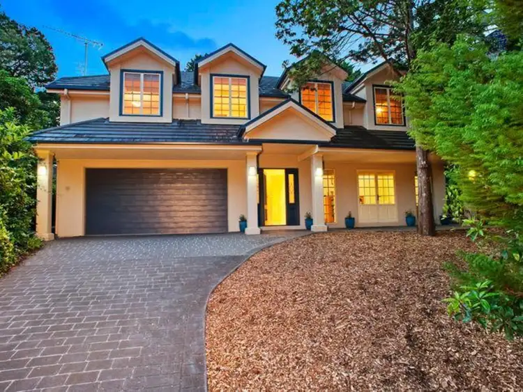 6 Central Street, Wentworth Falls NSW 2782