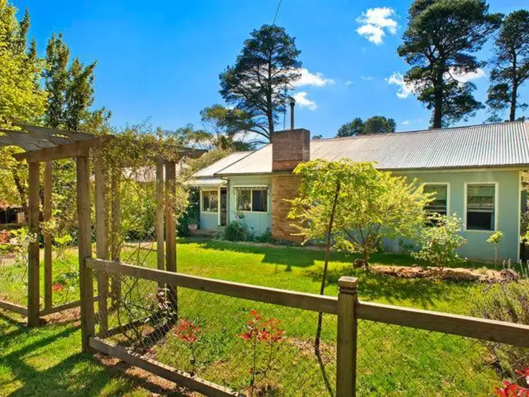 44 Cascade Street, Wentworth Falls NSW 2782